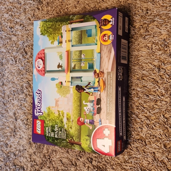 Lego & Friends Pet Clinic - Picture 1 of 5